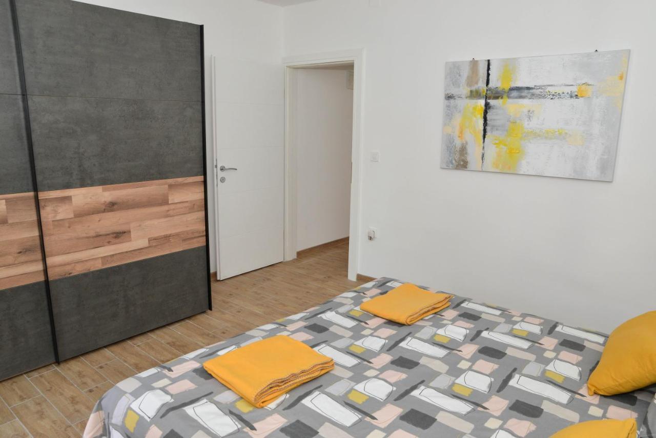 Apartman Nina 3 ザダル エクステリア 写真